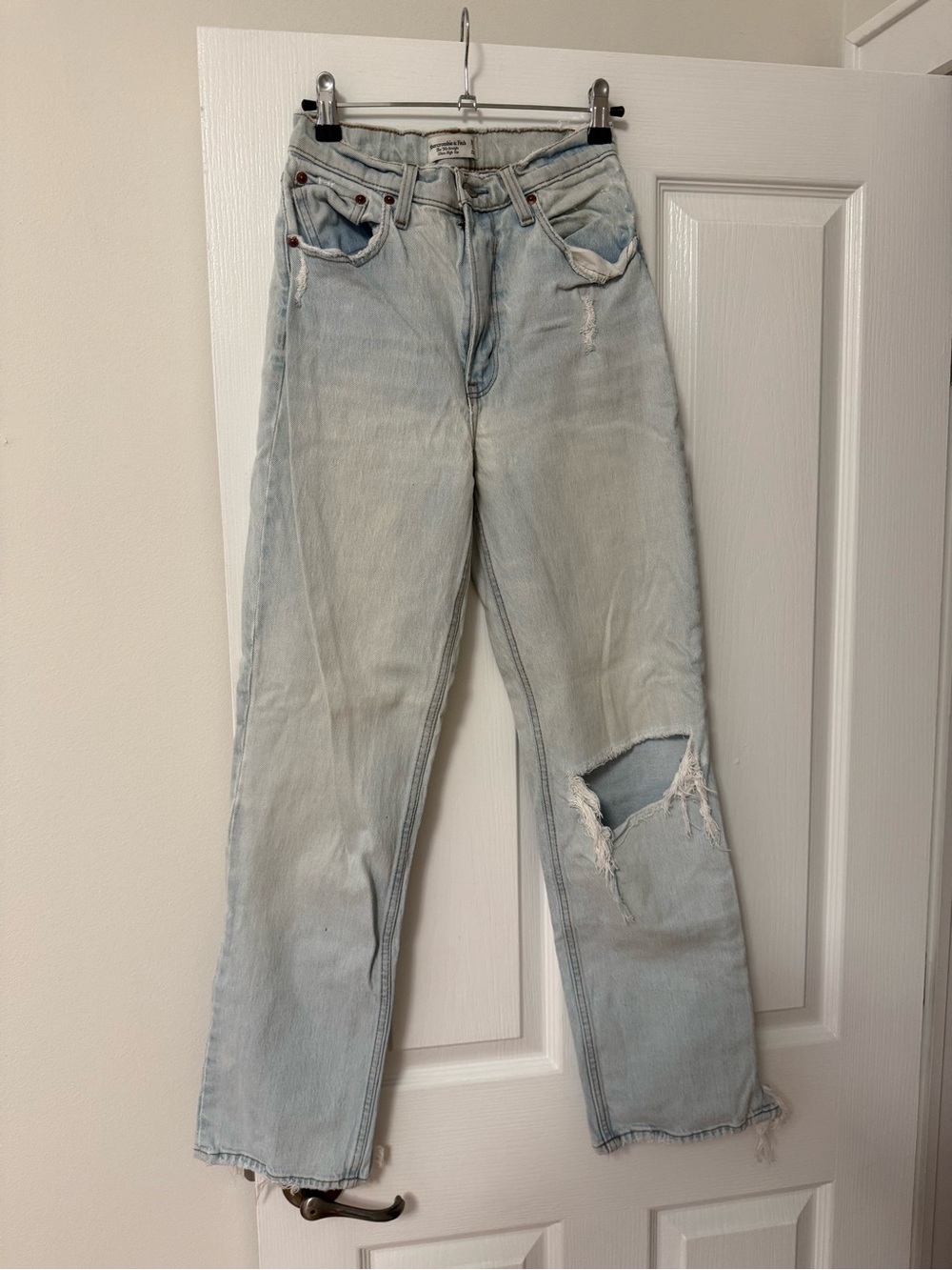 Abercrombie & Fitch Light Wash Straight-Leg Jeans with Knee Distress